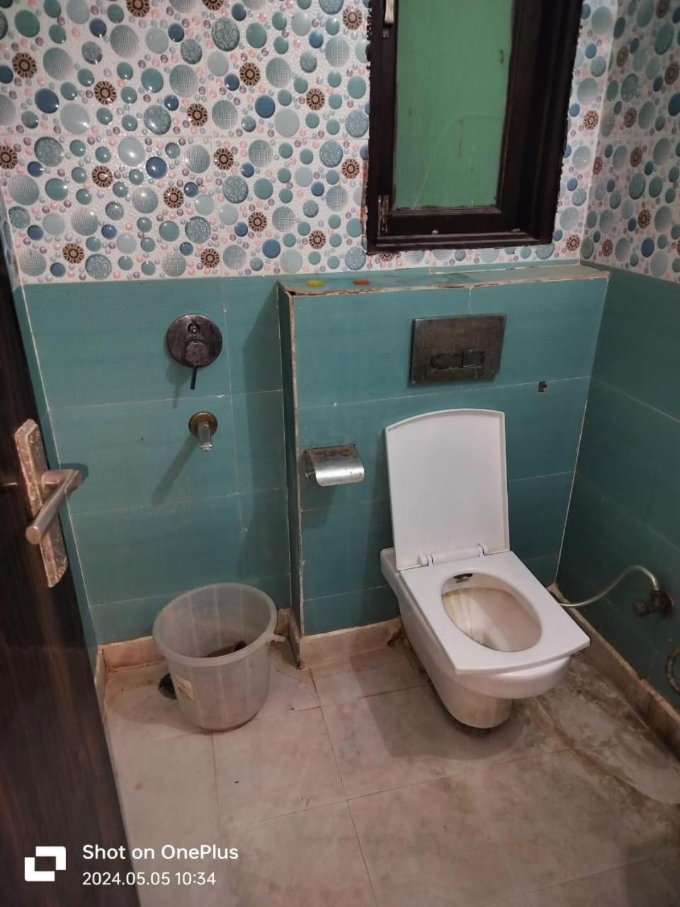 Hotel Janvi Palace Дели Экстерьер фото